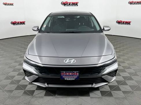Used 2024 Hyundai Elantra SEL FWD image 4