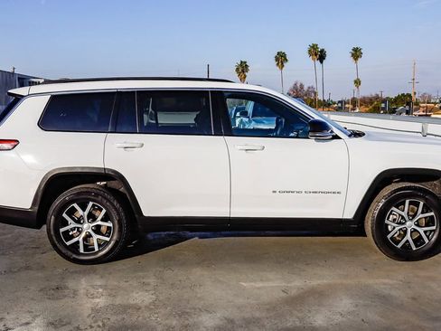 Certified 2024 Jeep Grand Cherokee L Limited w/ Luxury Tech Group II image 13