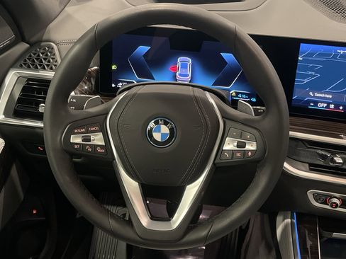 Used 2025 BMW X5 xDrive50e w/ Premium Package image 19