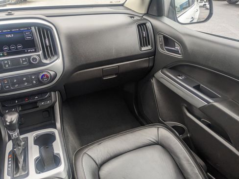 Used 2022 Chevrolet Colorado LT w/ Luxury Package image 17