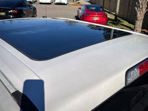 Used 2017 Ford F150 Lariat w/ Equipment Group 502A Luxury image 8