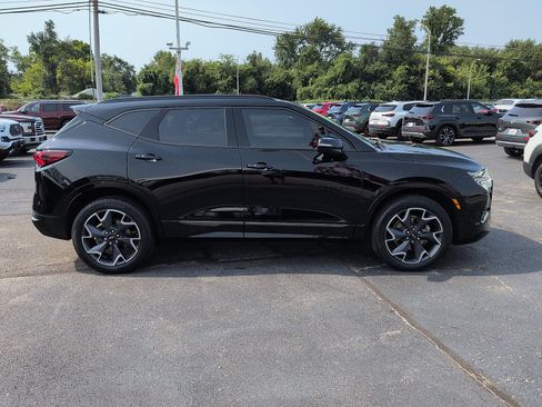 Used 2022 Chevrolet Blazer RS FWD image 2