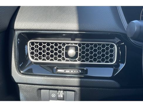 Used 2023 Honda Civic Sport image 27