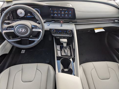 New 2025 Hyundai Elantra Limited image 13