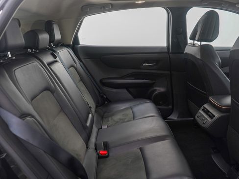 Used 2023 Nissan Ariya AWD image 12