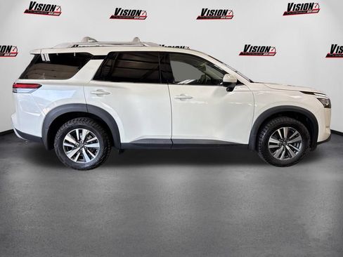 Certified 2024 Nissan Pathfinder SL AWD/4WD image 4