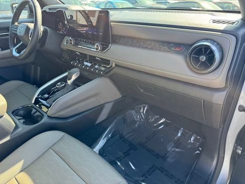 Certified 2025 Chevrolet Colorado ZR2 w/ Technology Package AWD/4WD image 6