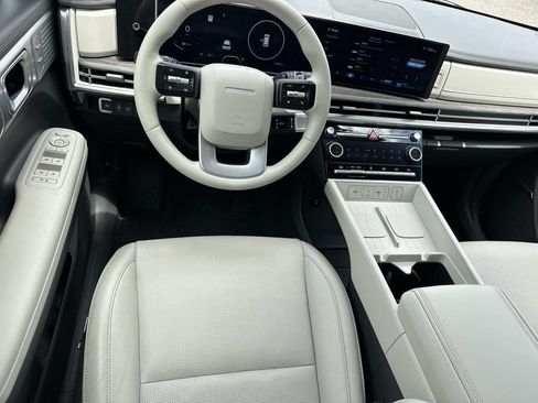Used 2025 Hyundai Santa Fe Limited FWD image 17