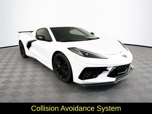 Used 2025 Chevrolet Corvette Stingray Premium Cpe w/ Z51 Performance Package RWD image 3
