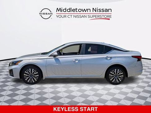 Used 2023 Nissan Altima 2.5 SV AWD/4WD image 6