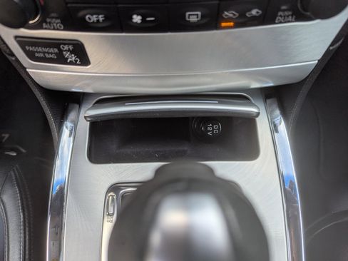 Used 2013 INFINITI G37 Sport w/ Premium Pkg image 24