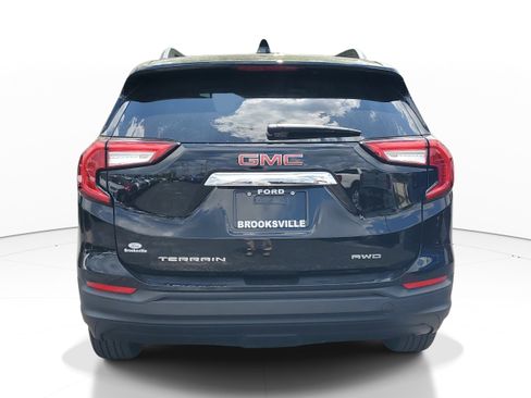 Used 2024 GMC Terrain SLE w/ Driver Convenience Package image 5