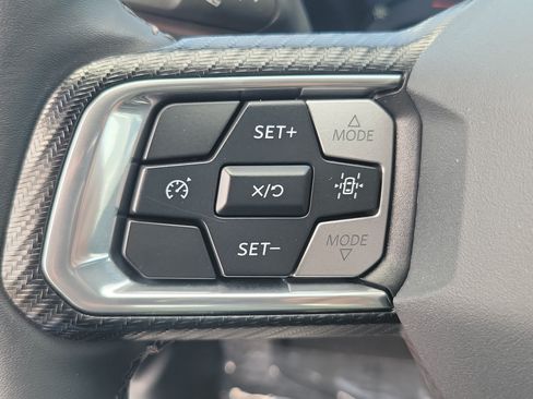 Used 2025 Ford Mustang Coupe RWD image 15