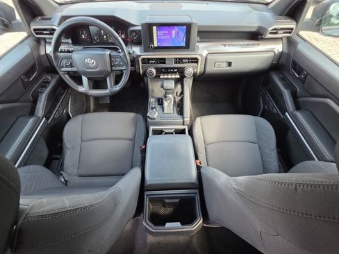 Certified 2025 Toyota Tacoma SR5 AWD/4WD image 4
