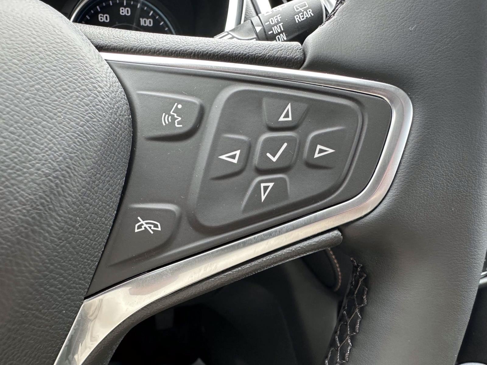 Used 2023 Chevrolet Equinox Premier AWD/4WD image 18