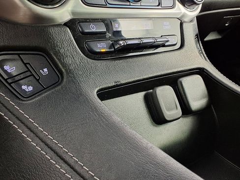 Used 2018 GMC Yukon XL SLT image 18