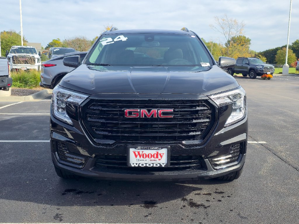 Certified 2024 GMC Terrain SLE w/ Elevation Edition AWD/4WD image 4