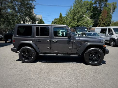 Used 2022 Jeep Wrangler Unlimited Sport AWD/4WD image 4