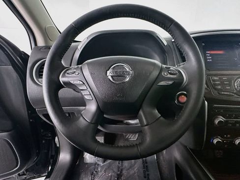 Used 2018 Nissan Pathfinder Platinum FWD image 13
