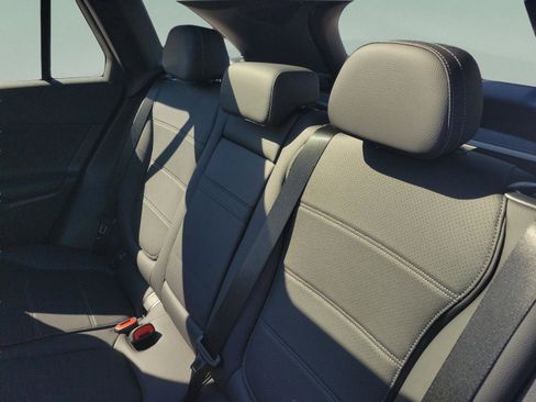 Certified 2026 Mercedes-Benz GLC 300 4MATIC image 7