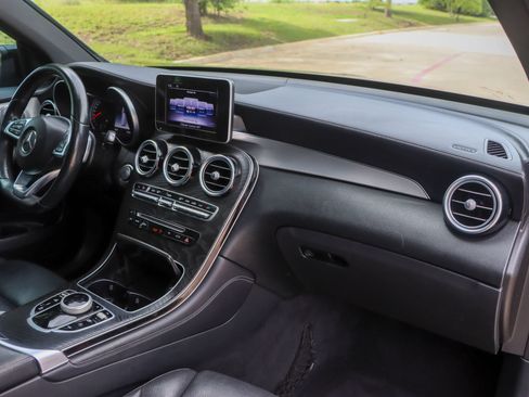 Used 2018 Mercedes-Benz GLC 43 AMG 4MATIC image 23