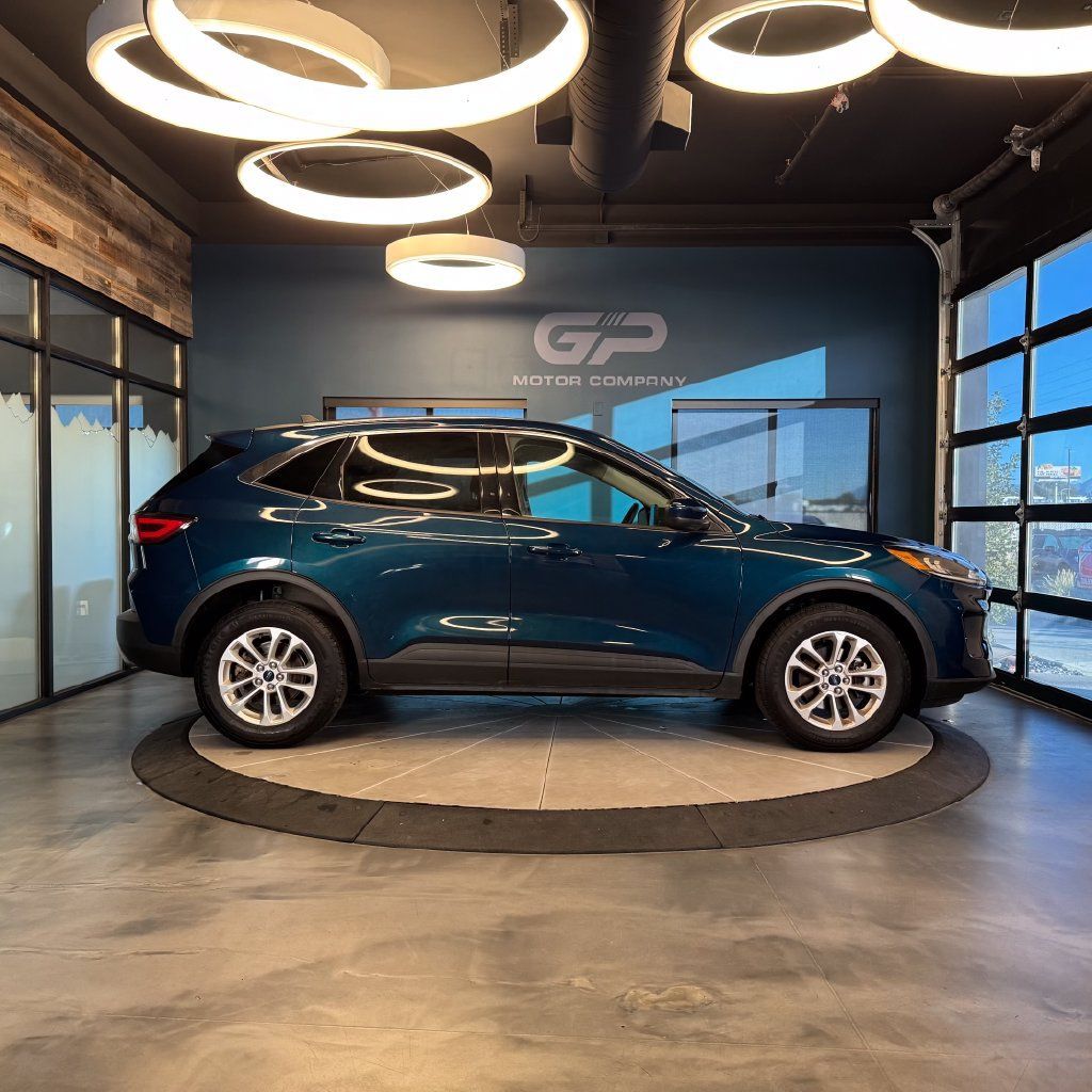 Used 2020 Ford Escape SE AWD/4WD image 2