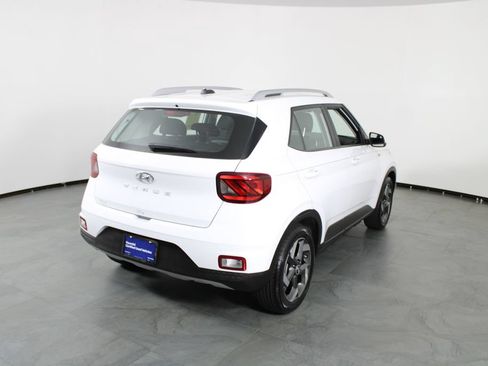 Certified 2026 Hyundai Venue SEL FWD image 4
