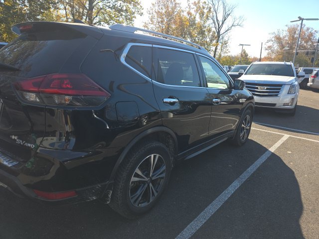 Used 2019 Nissan Rogue SV w/ Sun & Sound Touring Package AWD/4WD image 15