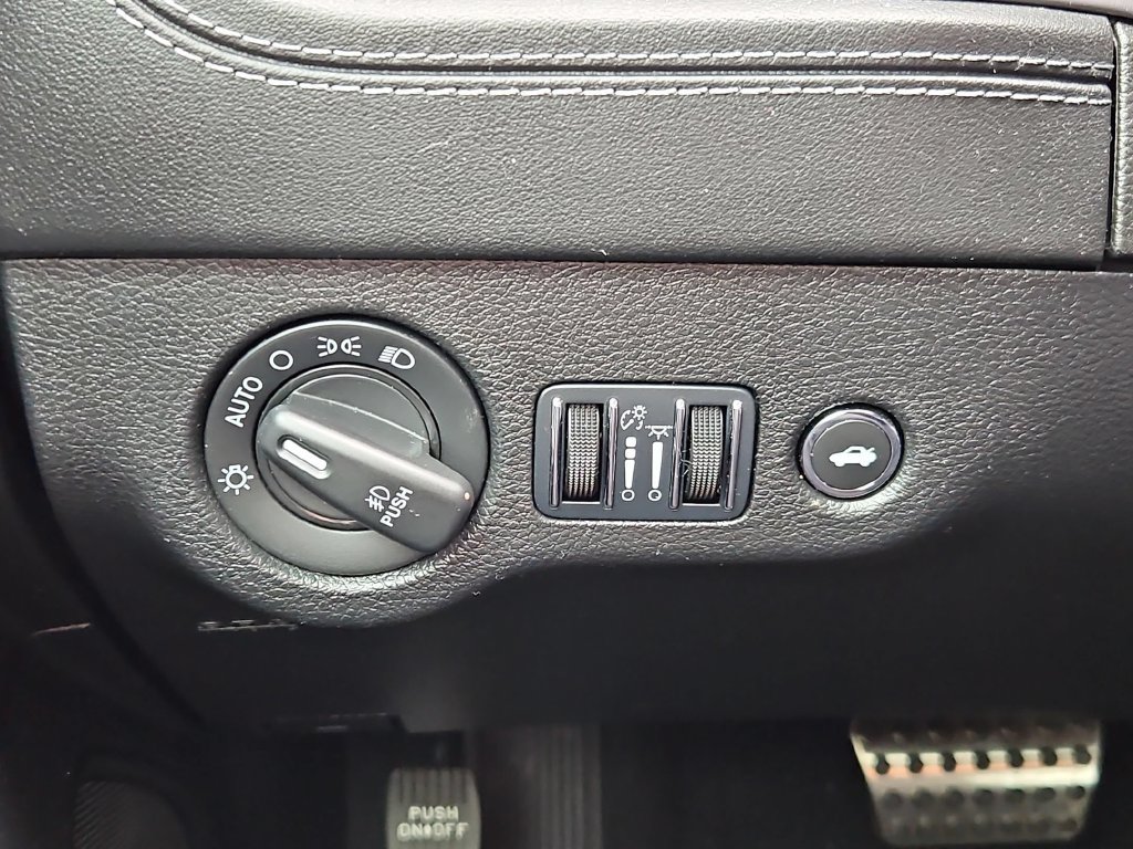 Used 2023 Dodge Charger R/T w/ Plus Group RWD image 18