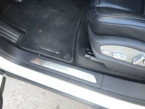 Used 2014 Porsche Cayenne S image 11