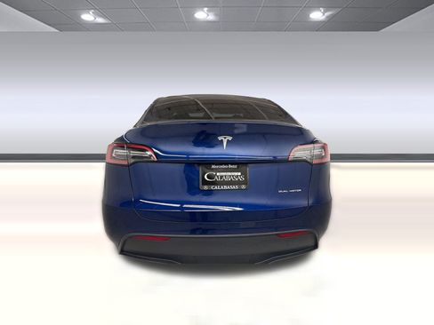 Used 2024 Tesla Model Y Long Range AWD/4WD image 10
