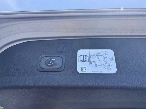 Used 2019 Ford Escape Titanium AWD/4WD image 39