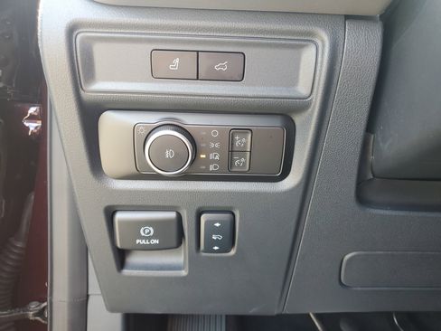 Used 2024 Ford Expedition XLT RWD image 22