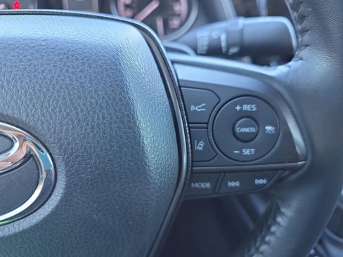 Used 2023 Toyota Camry SE image 17