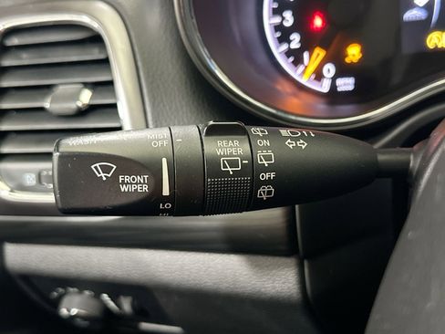 Used 2019 Jeep Grand Cherokee Laredo image 30