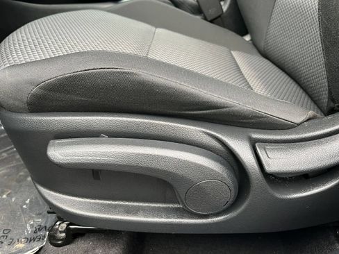 Used 2025 Kia Soul LX w/ LX Technology Package FWD image 23