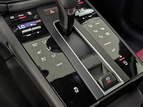 New 2026 Porsche Macan AWD/4WD image 34