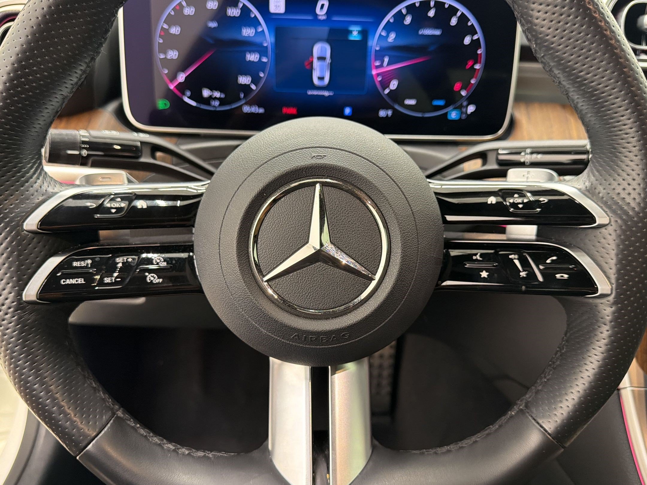 Used 2024 Mercedes-Benz CLE 300 4MATIC Coupe image 27
