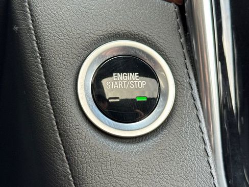 Used 2019 Cadillac Escalade Premium Luxury RWD image 29
