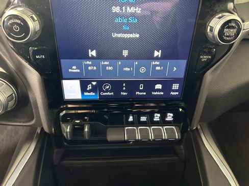 Used 2024 RAM 2500 Laramie w/ Night Edition image 25