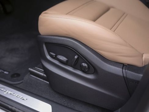 Certified 2026 Porsche Cayenne Coupe AWD/4WD image 14