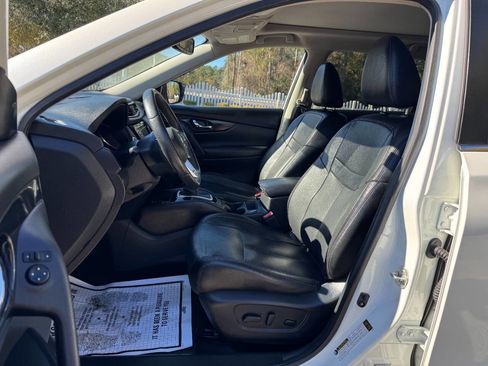 Used 2019 Nissan Rogue SL w/ Premium Package AWD/4WD image 11