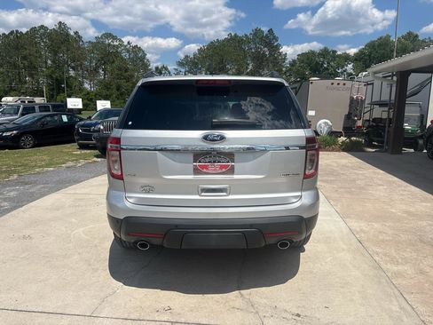 Used 2014 Ford Explorer XLT w/ Equipment Group 202A FWD image 6