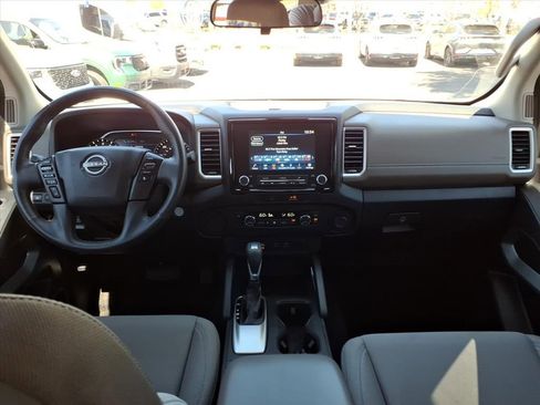 Used 2022 Nissan Frontier SV w/ Technology Package image 18