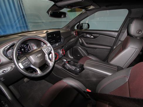Used 2023 Chevrolet Blazer RS w/ Enhanced Convenience Package FWD image 2