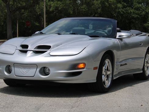 Used 1999 Pontiac Firebird Trans Am RWD image 3