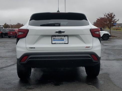 Used 2024 Chevrolet Trax RS image 6
