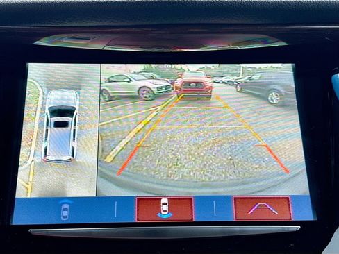 Used 2018 Cadillac Escalade Premium Luxury AWD/4WD image 15
