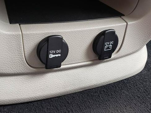 Used 2018 Dodge Grand Caravan SE w/ UConnect Hands-Free Group FWD image 23