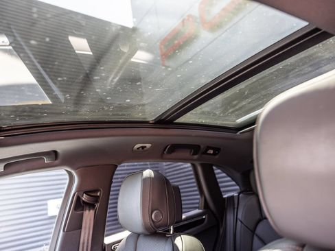 Certified 2026 Porsche Macan AWD/4WD image 14